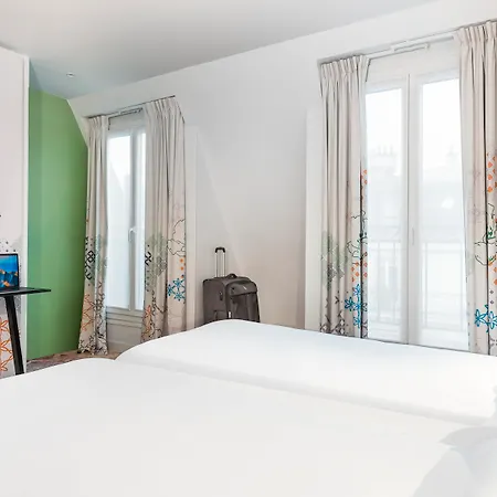 イビス スタイルズ ガール サン ラザール 3* パリ