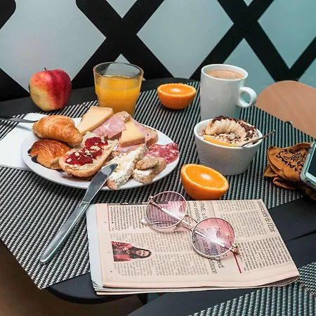 Ibis Styles Gare Saint Lazare Hotel 3*