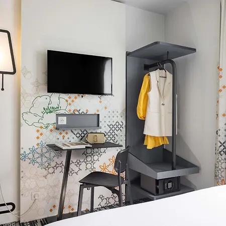 Ibis Styles Gare Saint Lazare Hotel 3*