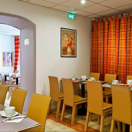 イビス スタイルズ ガール サン ラザール 3* パリ