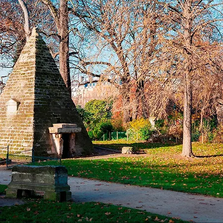 イビス スタイルズ ガール サン ラザール 3* パリ