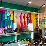 Ibis Styles Gare Saint Lazare Hotel Paryż